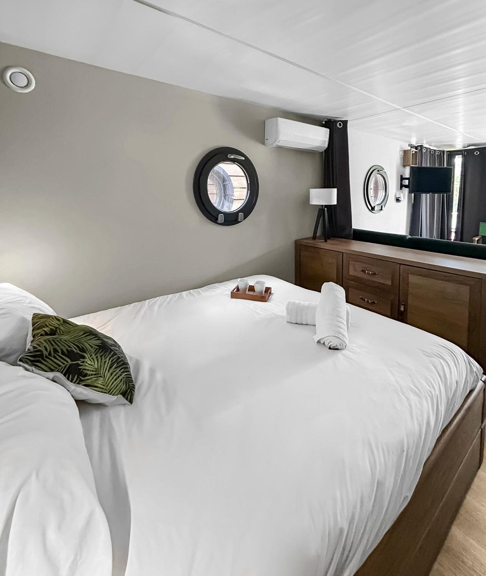 Hotel Sejour Unique Sur Un Bateau "Marius" à Vauvert Extérieur photo